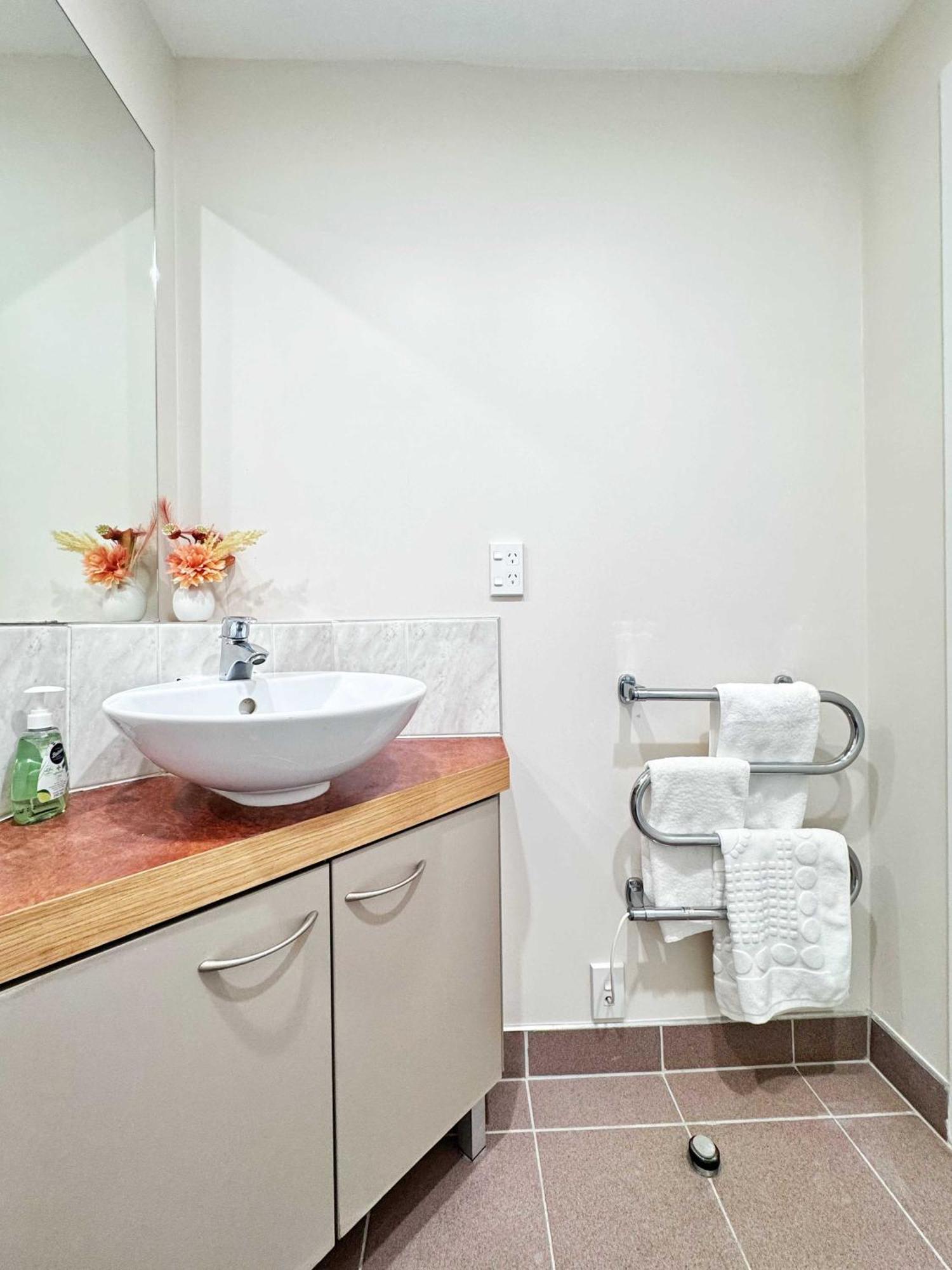 Apartment Retreat Chic 1brstudio Near Sky Tower Auckland