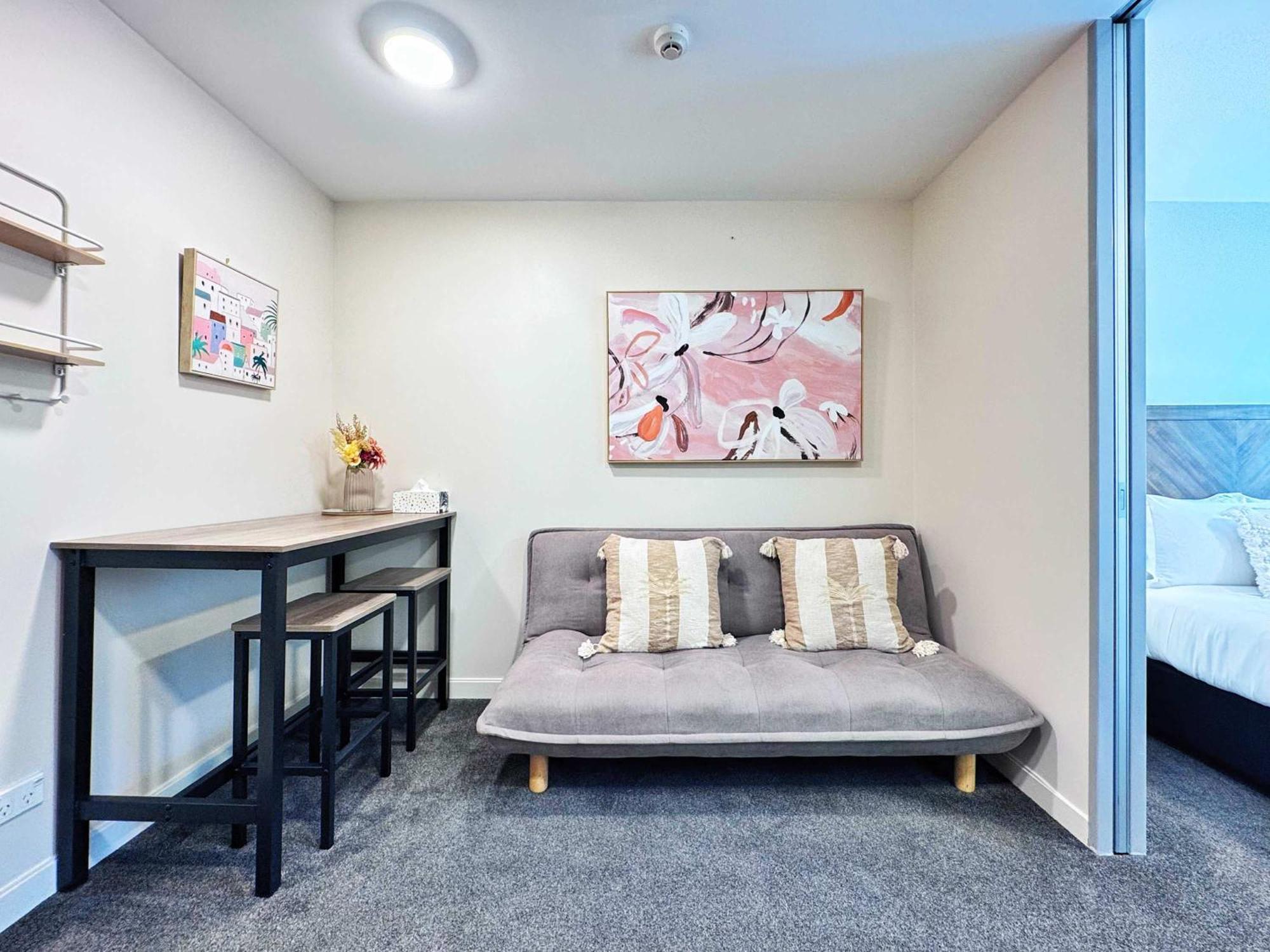 Apartment Retreat Chic 1brstudio Near Sky Tower